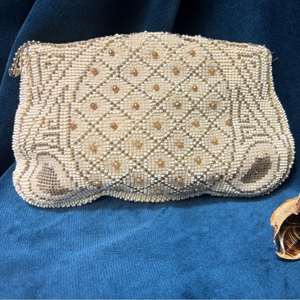 Vintage Elegant Cream Beaded Clutch